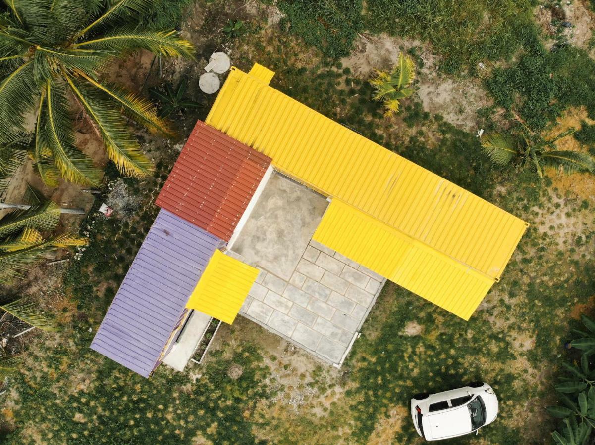 Purple Cube At Lumut Cube Homestay Kontena Buitenkant foto