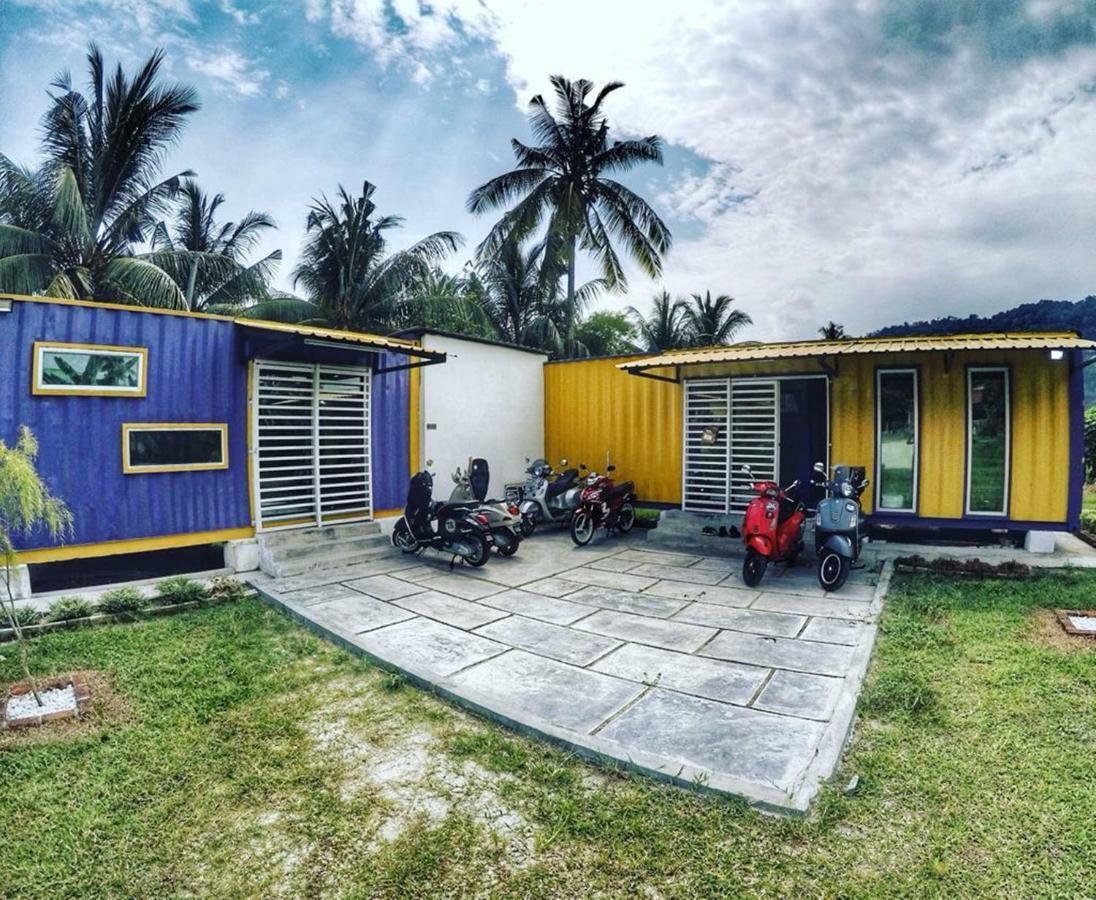Purple Cube At Lumut Cube Homestay Kontena Buitenkant foto